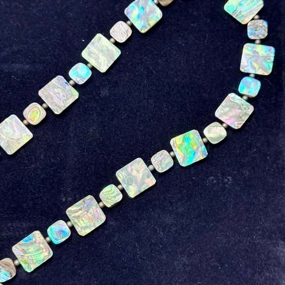 Vintage Iridescent Abalone Shell Necklace - Picture 10 of 11